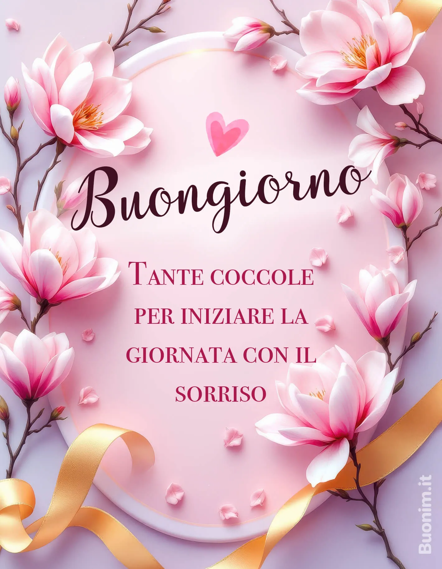 Petali delicati e toni morbidi accompagnano un augurio che sa di pace e dolcezza. Ideale da condividere per iniziare la giornata con il sorriso, un abbraccio e tanta tenerezza.